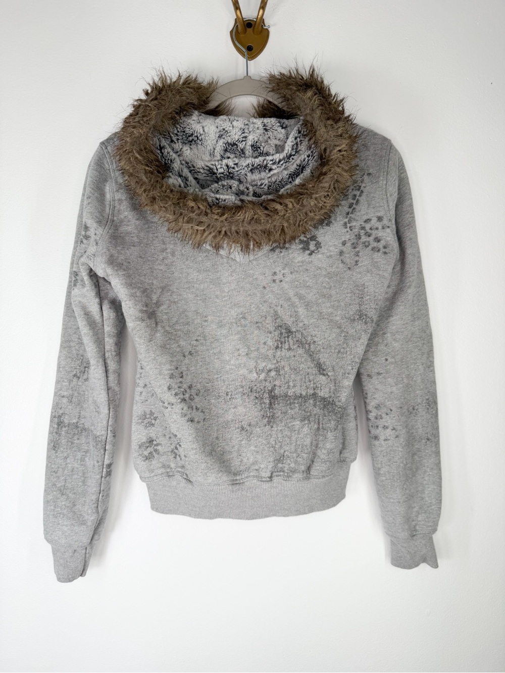 Vintage Miss Me Y2K Gray Faux Fur Lined Bling Hooded Zip Up Sweater Size Medium - Picture 3 of 13